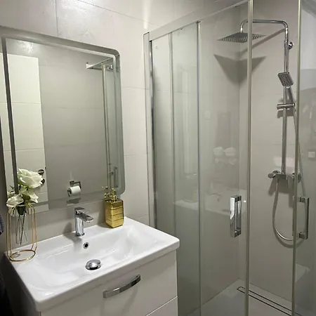 Luxury 2 Bedroom With Sea View Apartman Makarska