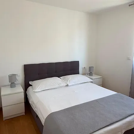 Luxury 2 Bedroom With Sea View Apartman Makarska